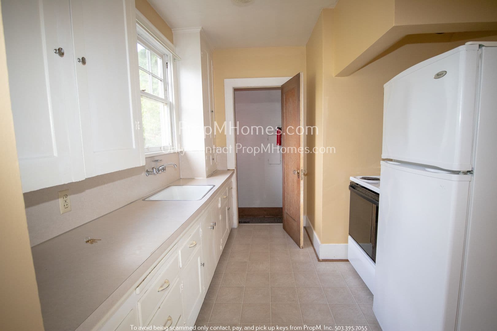 Portland Apartment: 3406 SE 28th Place