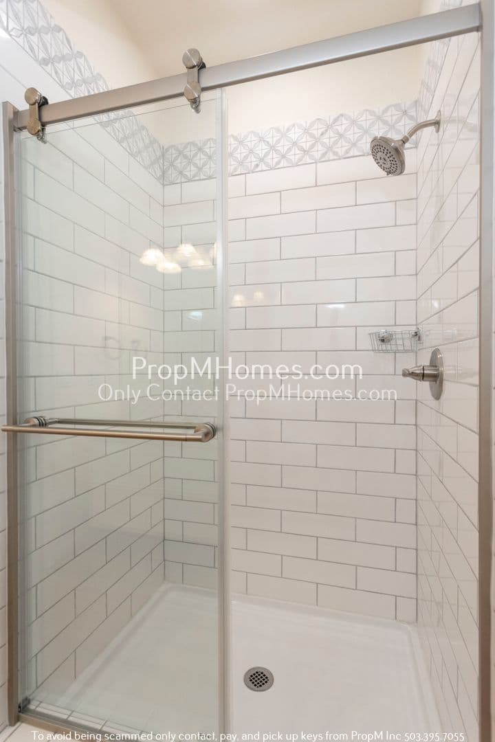 Portland House: 1240 SW Cheltenham Street