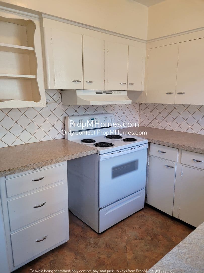Portland House: 3031 SE 52nd Avenue