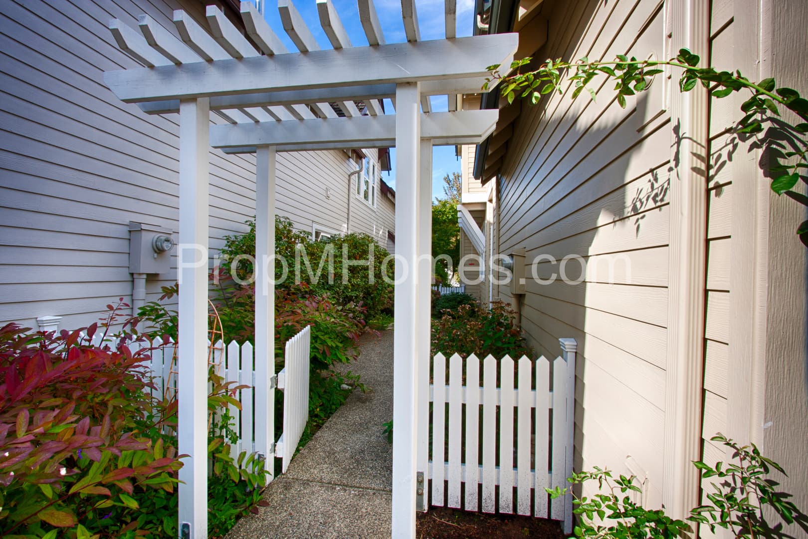Portland House: 2542 NW Miller Road Unit 25