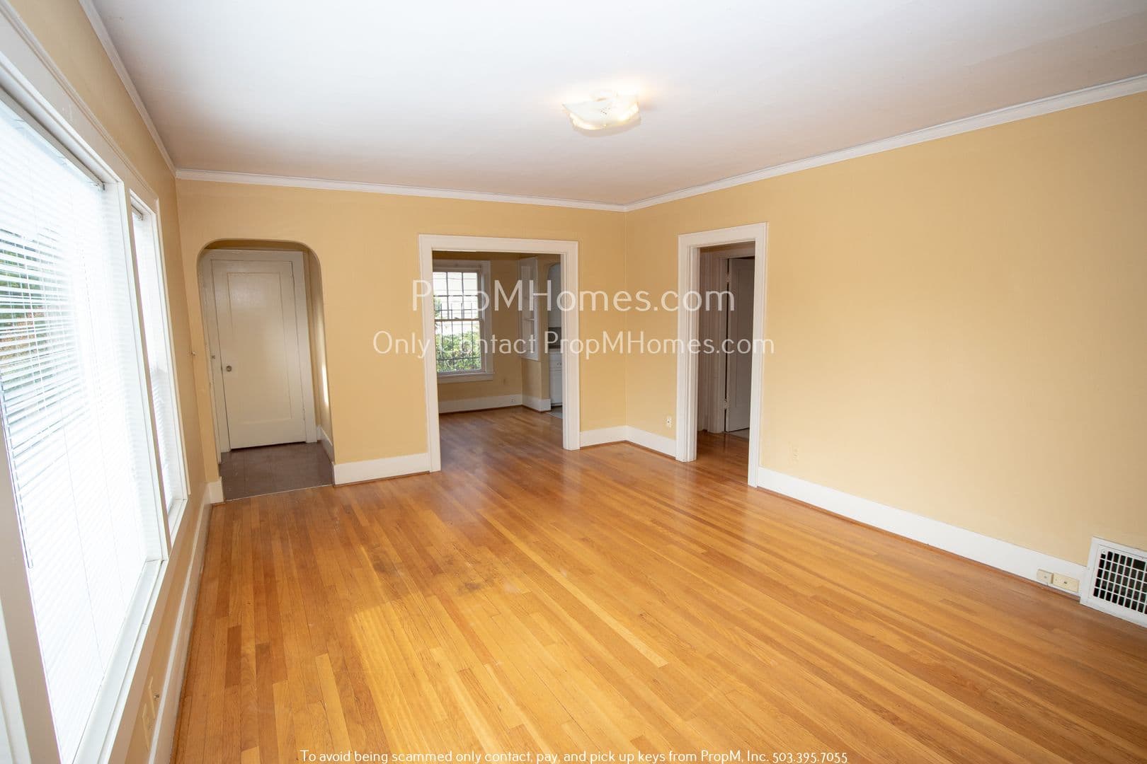 Portland Apartment: 3406 SE 28th Place