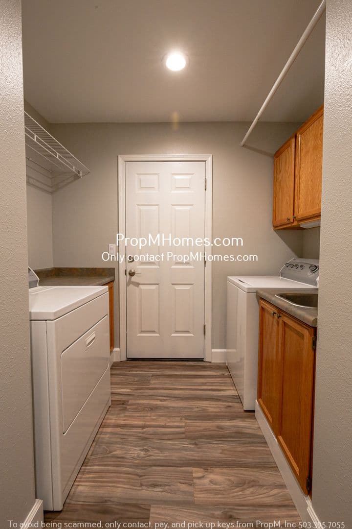 Portland House: 3929 SE 136th Avenue