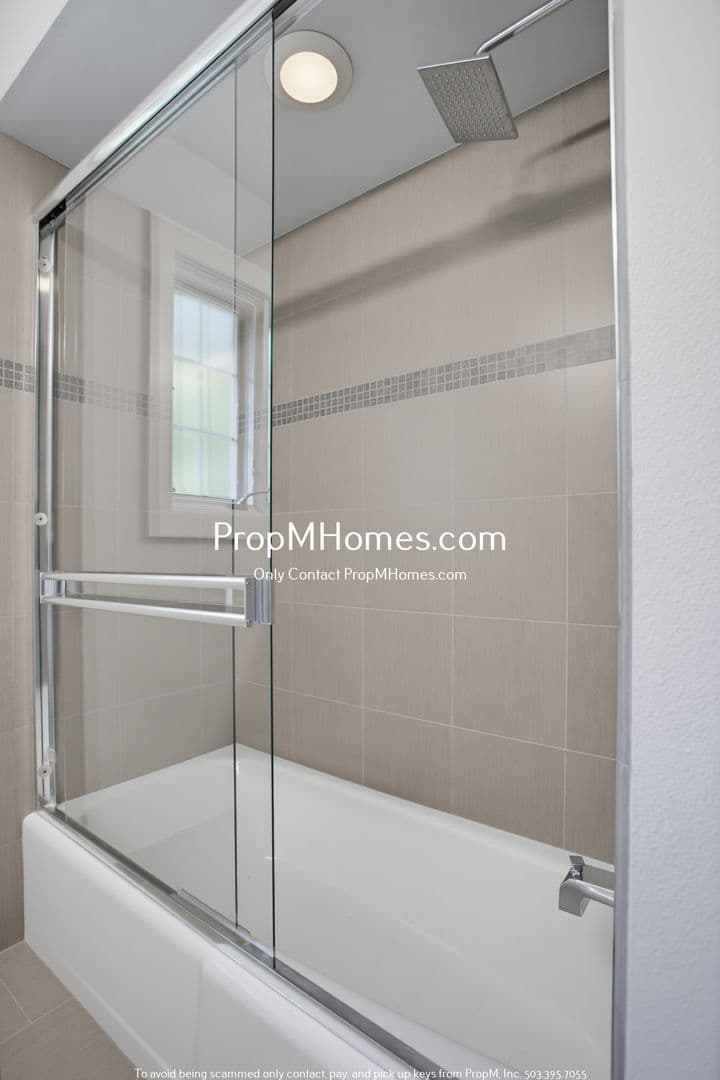 Lake Oswego House: 361 Berwick Road - NEW PROPERTY