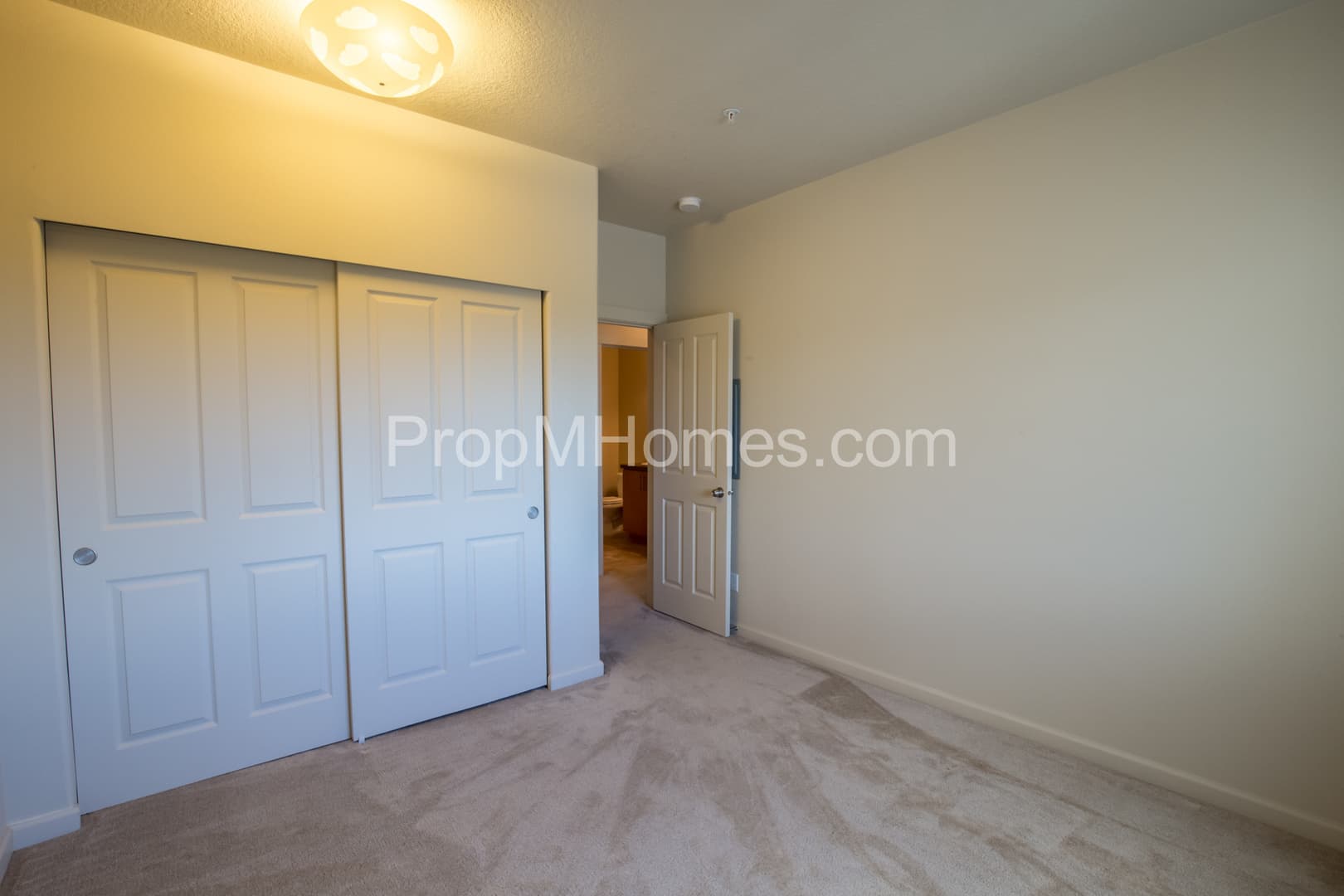 Portland Condo: 11850 NW Hollysprings Lane Unit 403
