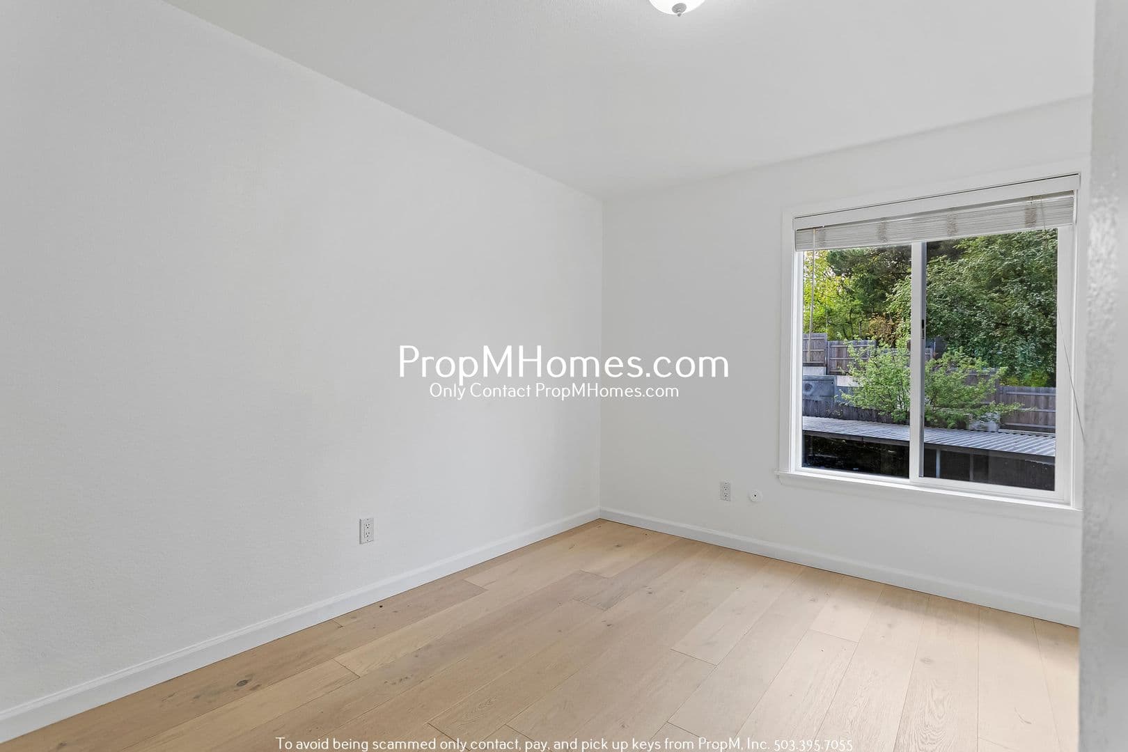 Portland Condo: 7937 SW 40th Avenue Unit E