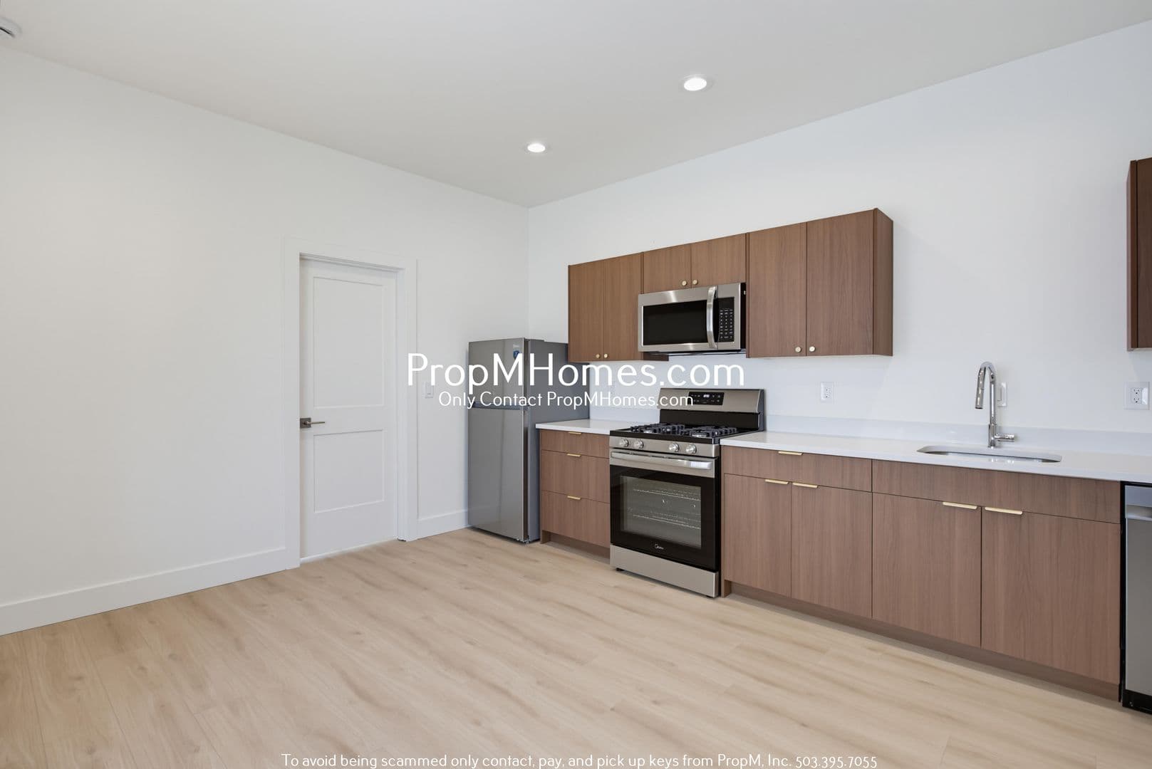 Portland Apartment: 2809 SE Washington Street