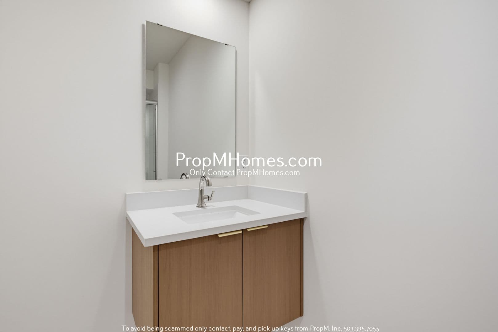 Portland Apartment: 2809 SE Washington Street