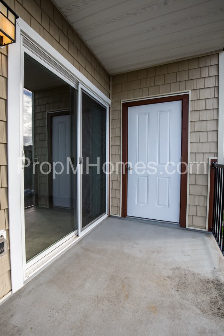 Portland Condo: 11850 NW Hollysprings Lane Unit 403