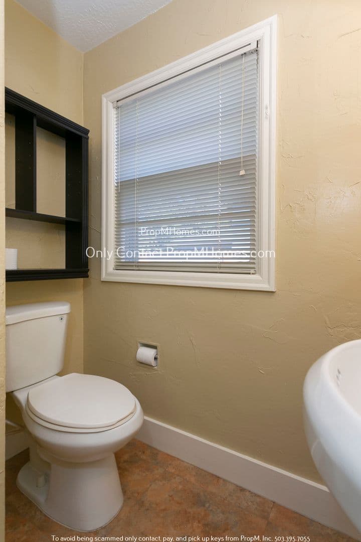 Portland House: 3031 SE 52nd Avenue