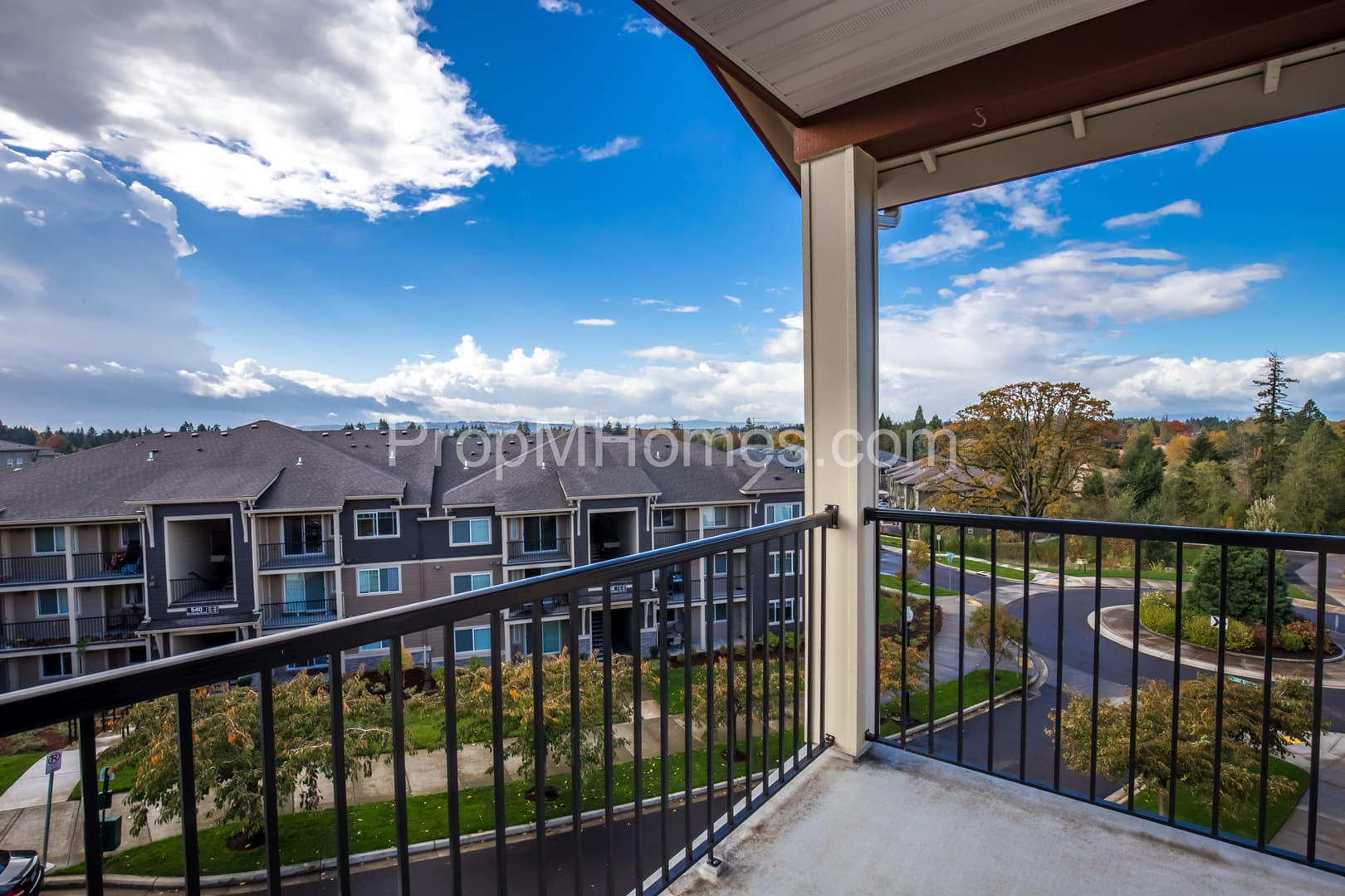 Portland Condo: 11850 NW Hollysprings Lane Unit 403