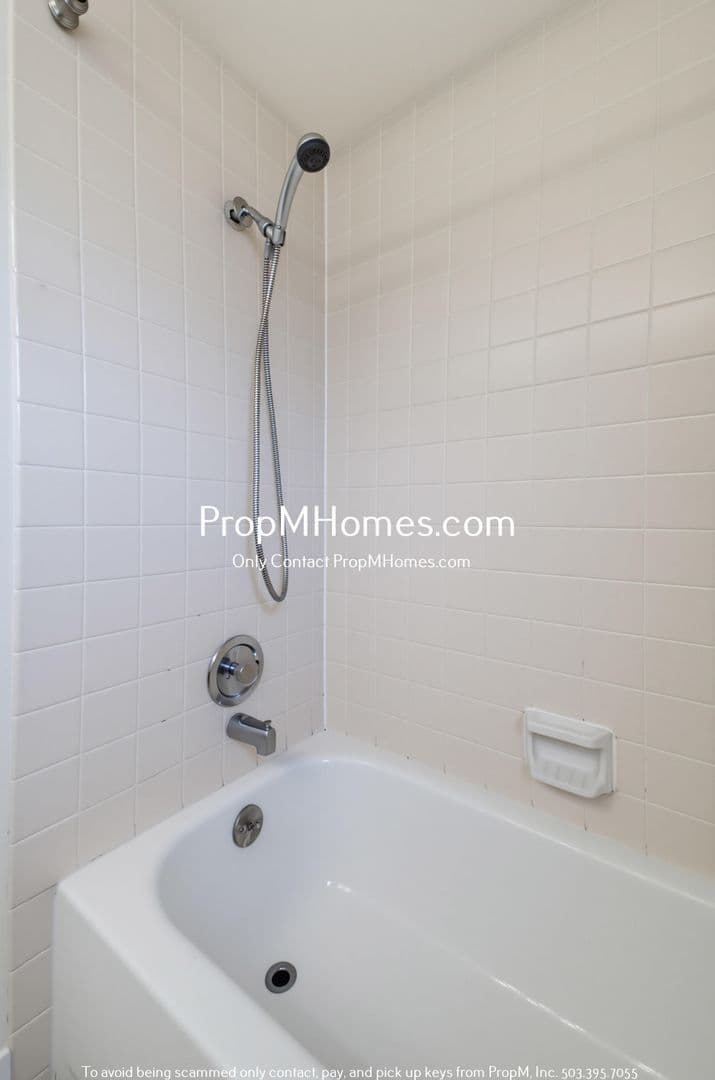 Wilsonville House: 7030 SW Molalla Bend Road