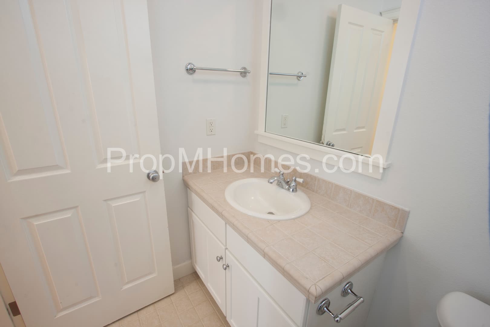 Portland House: 2542 NW Miller Road Unit 25