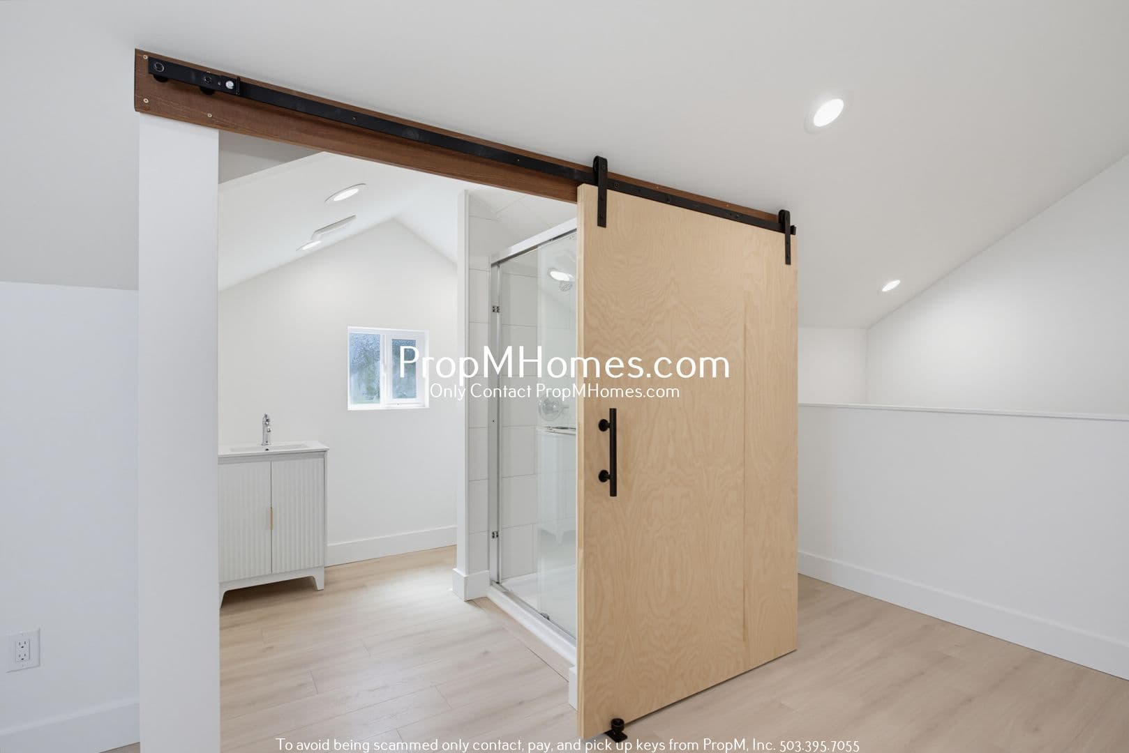 Portland Apartment: 2809 SE Washington Street