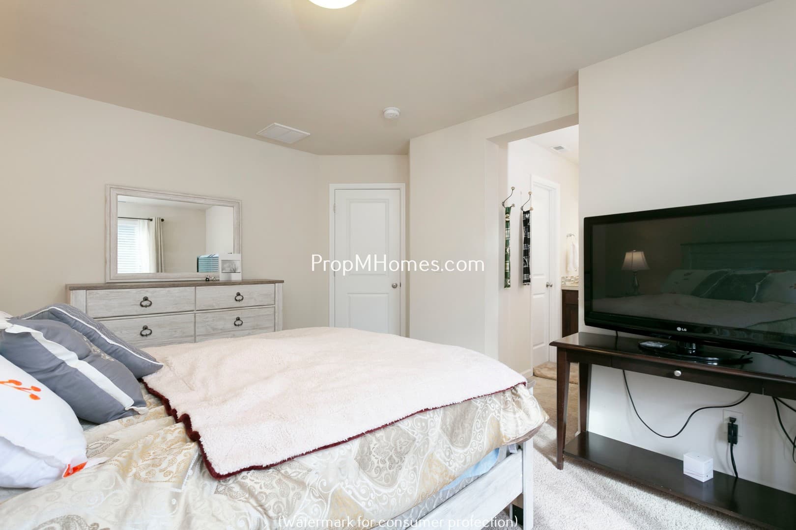 Damascus House: 15252 SE Eckert Lane