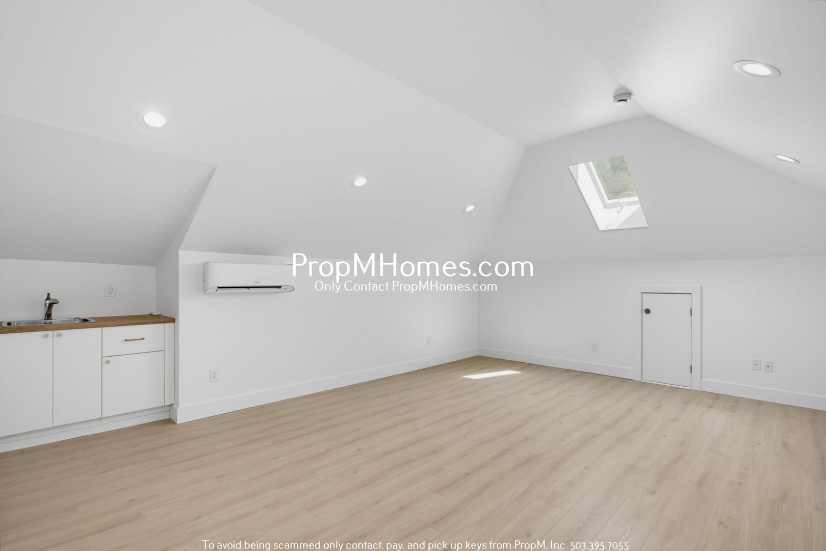 Portland Apartment: 2809 SE Washington Street