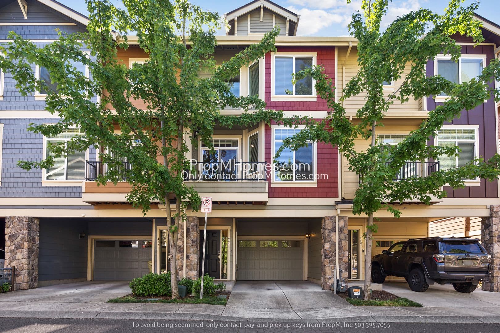 Hillsboro House: 441 NE Tork Place