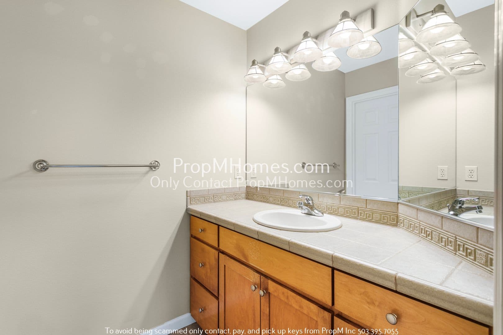 Portland House: 1240 SW Cheltenham Street