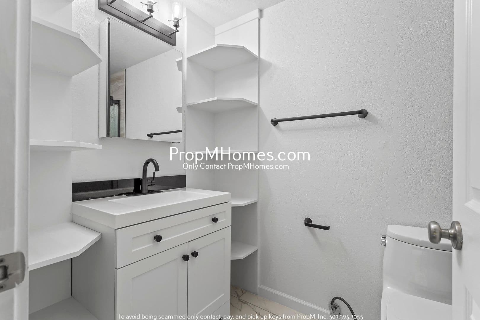 Portland Condo: 7937 SW 40th Avenue Unit E
