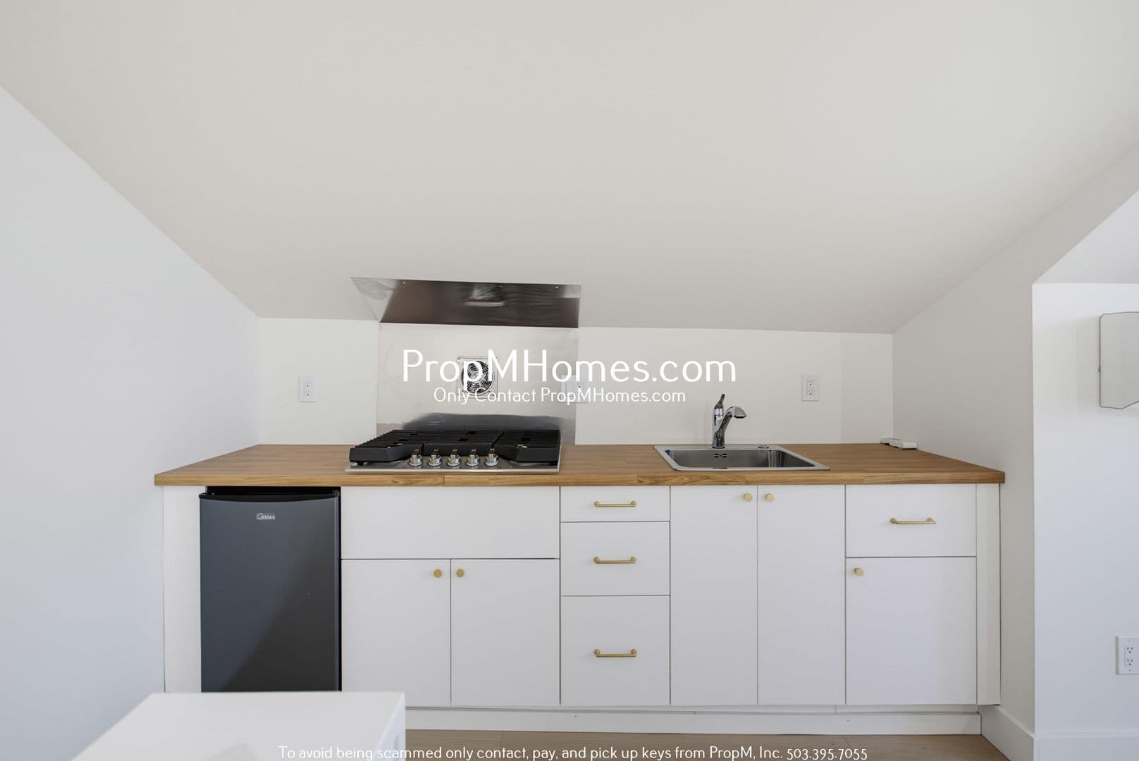 Portland Apartment: 2809 SE Washington Street