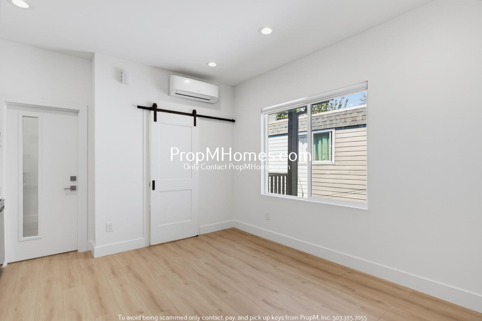 Portland Apartment: 2809 SE Washington Street