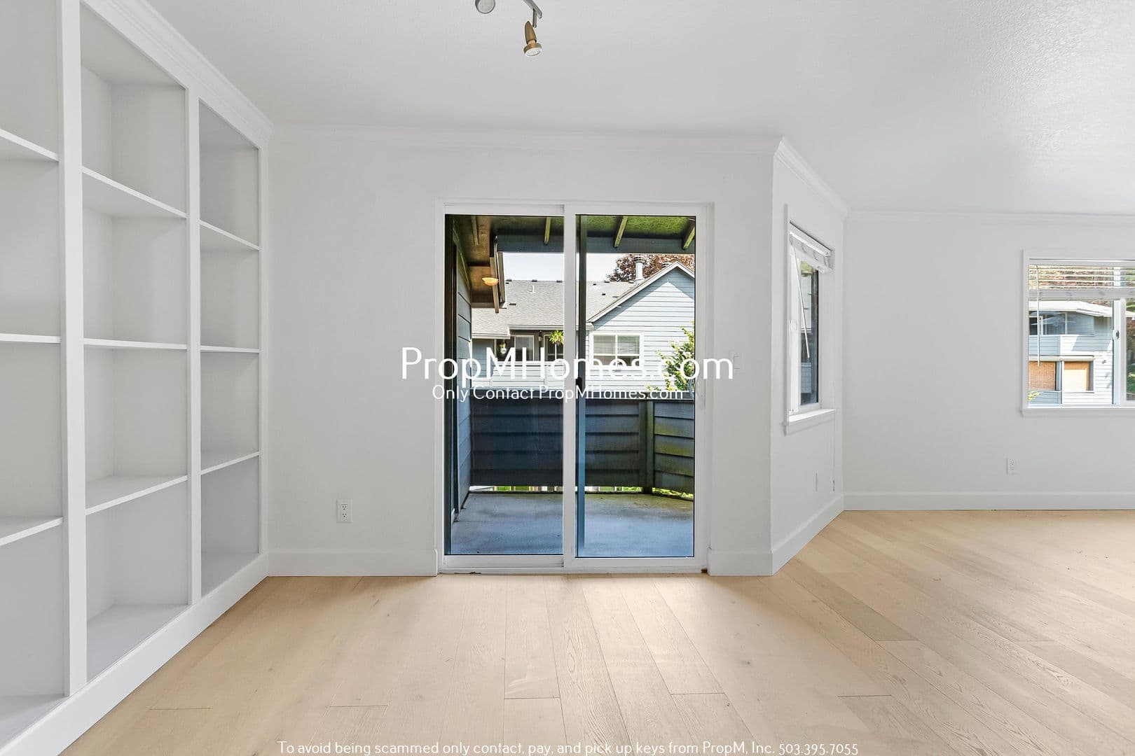 Portland Condo: 7937 SW 40th Avenue Unit E