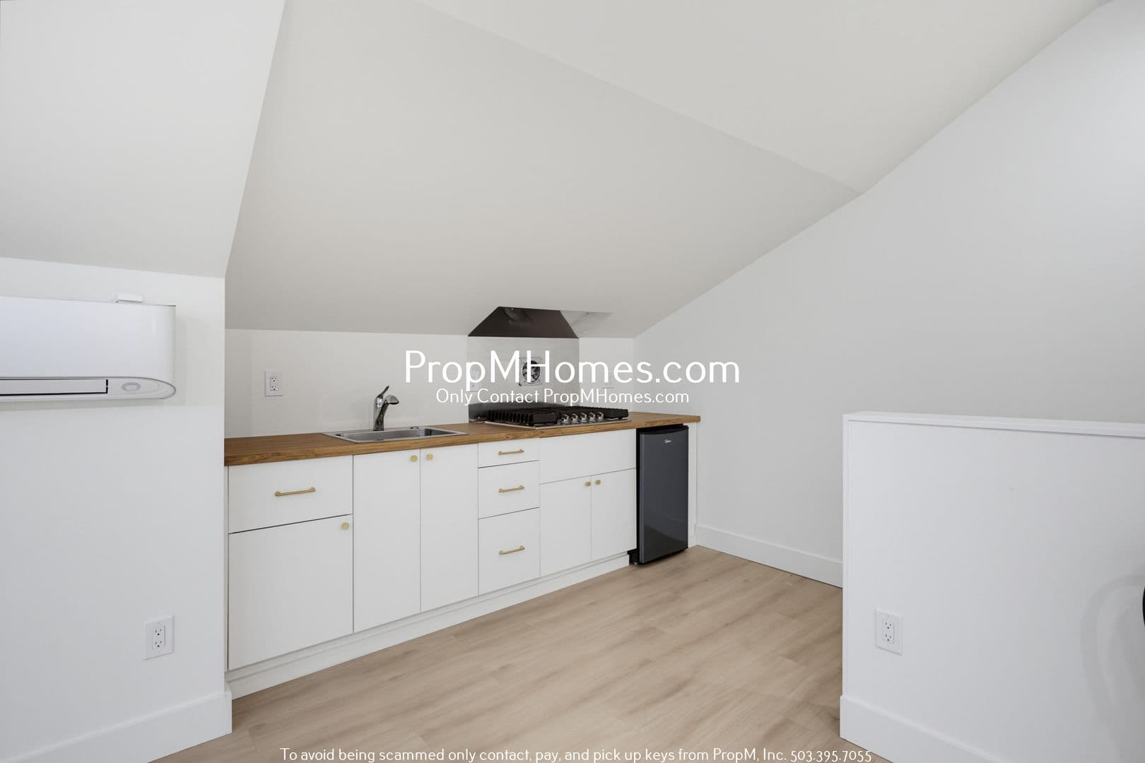 Portland Apartment: 2809 SE Washington Street