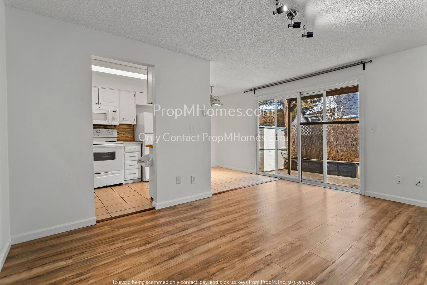 Oregon City Condo: 121 Molalla Avenue Unit 1
