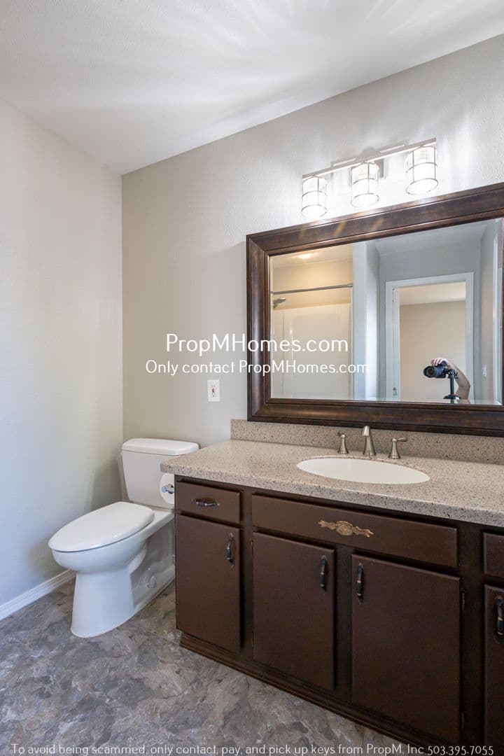 Portland House: 3929 SE 136th Avenue