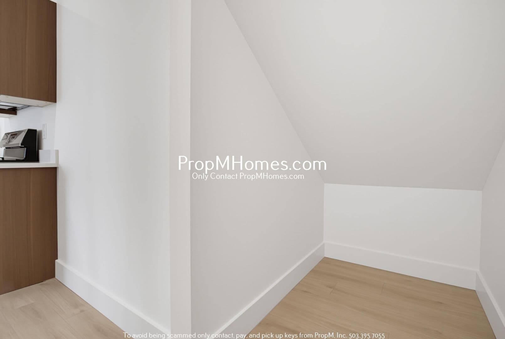 Portland Apartment: 2809 SE Washington Street