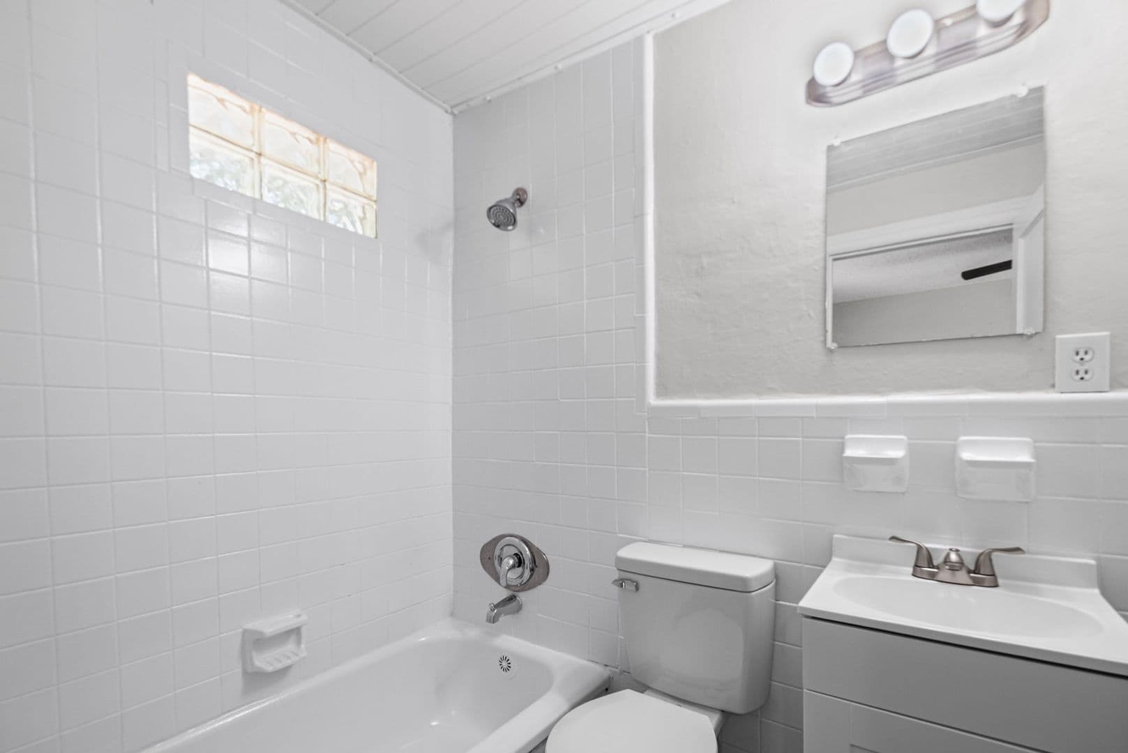 Memphis Apartment: 1306 Carr Ave