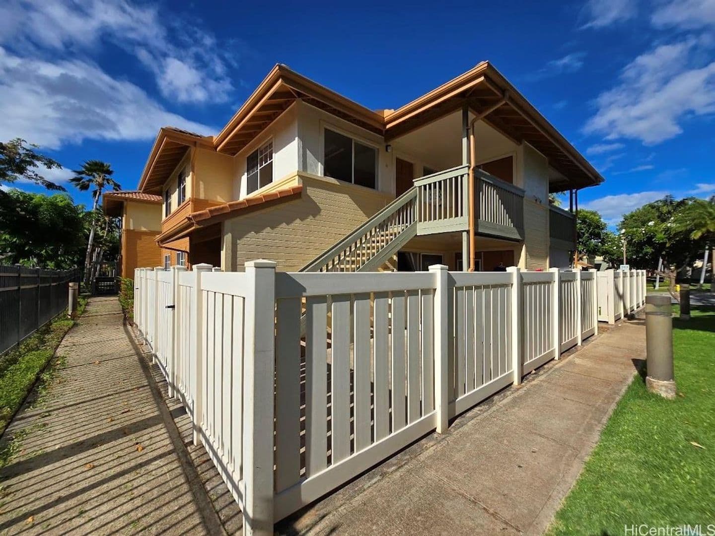 KAPOLEI Townhome: 91-1109 NAMAHOE STREET #1L