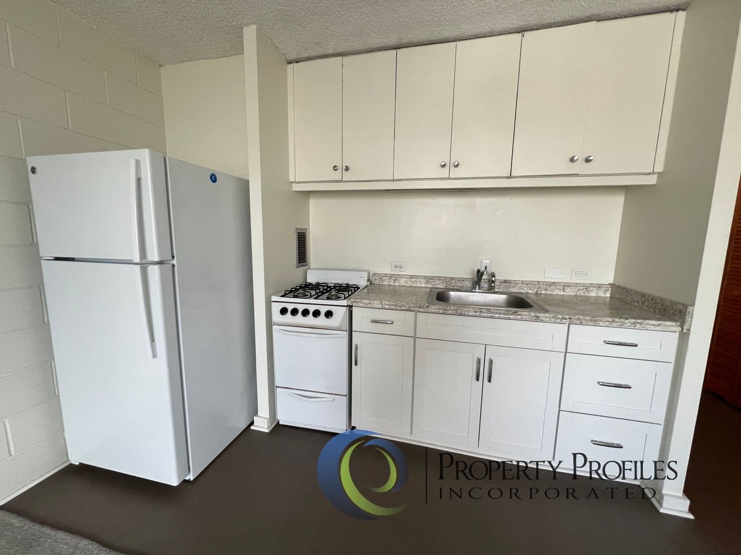 Honolulu Condo: 1550 Wilder Ave. #B401