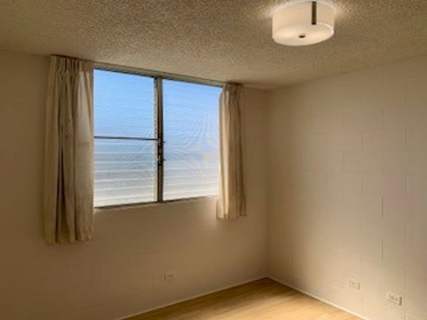 HONOLULU House: 1138 HASSINGER STREET #403
