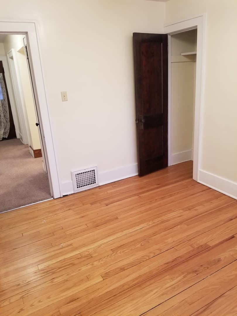 Omaha Apartment: 409-415 S 35 St; 3418 - 3420 Dewey Ave