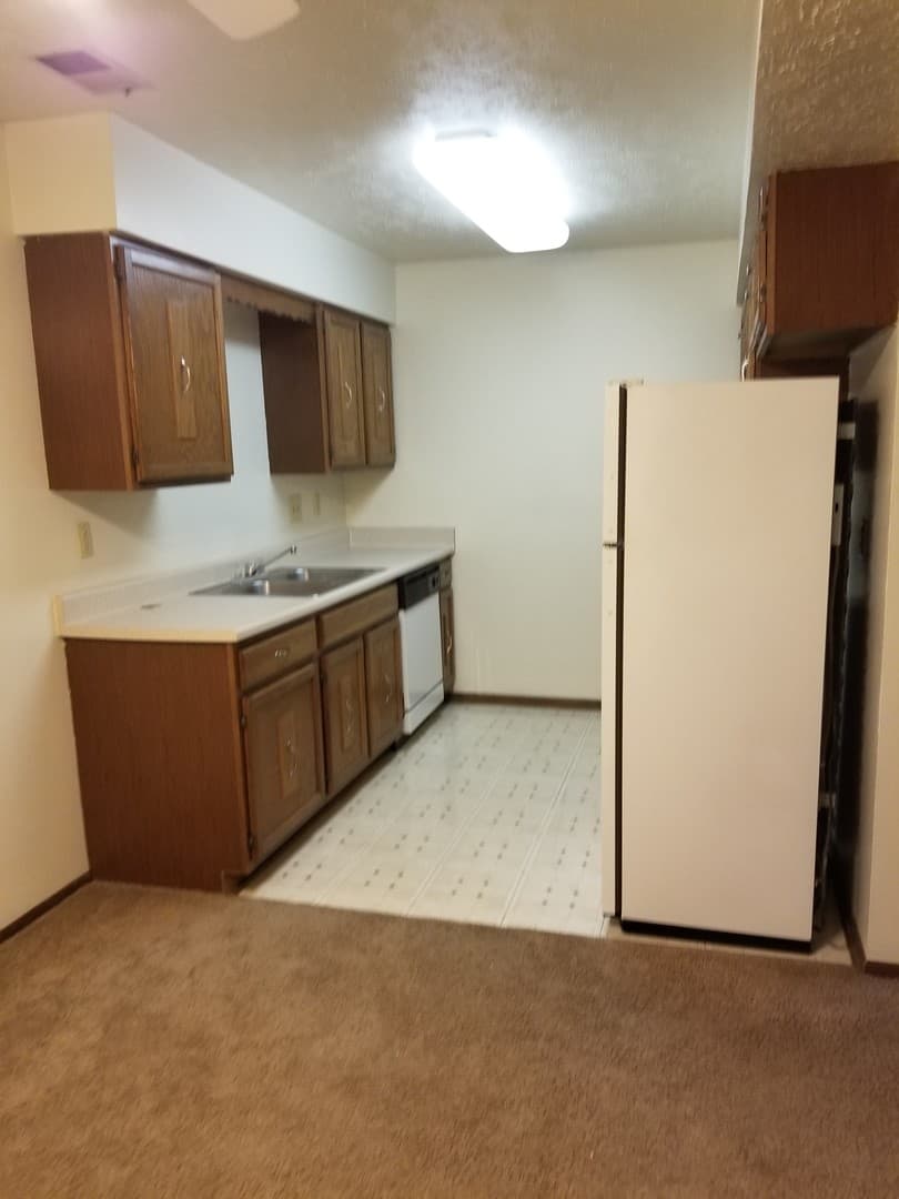 Omaha Apartment: 8320-8330 California St