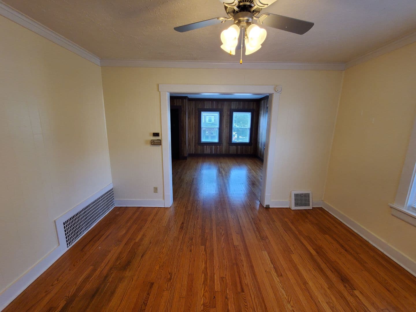 Omaha Apartment: 4930-4932 California St
