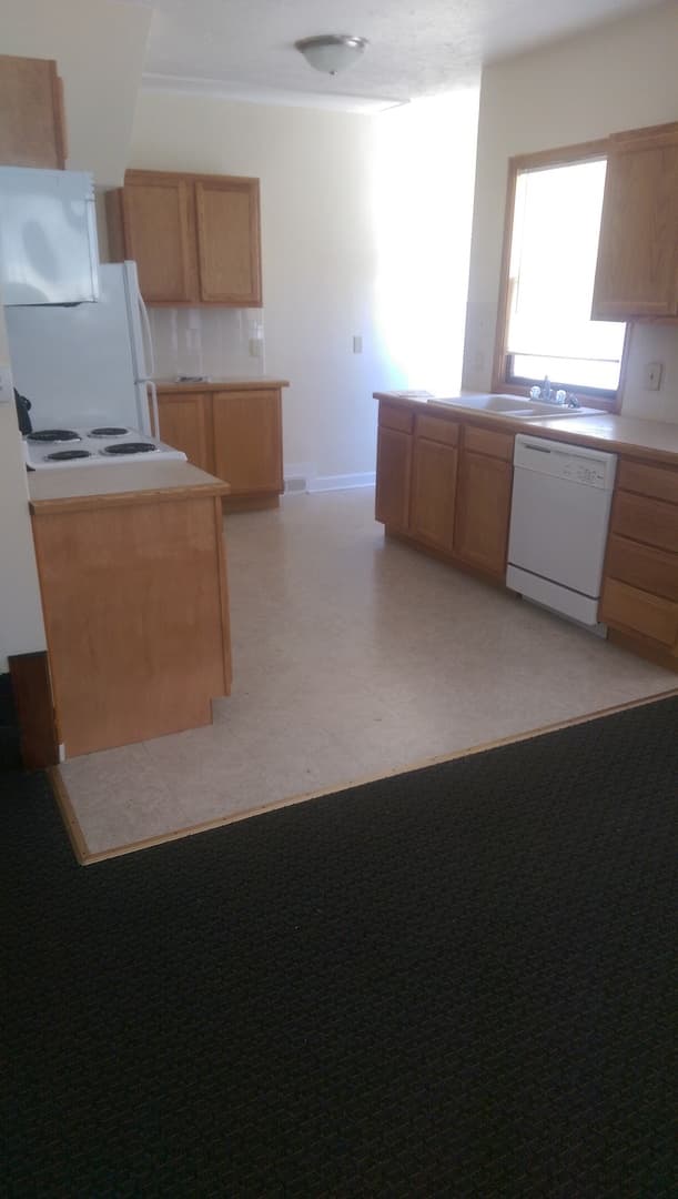 Omaha Apartment: 409-415 S 35 St; 3418 - 3420 Dewey Ave