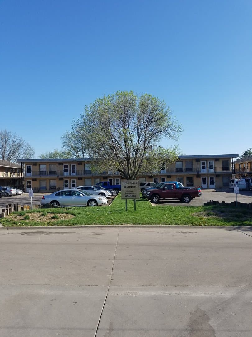 Omaha Apartment: 4817-4841 Holmes St