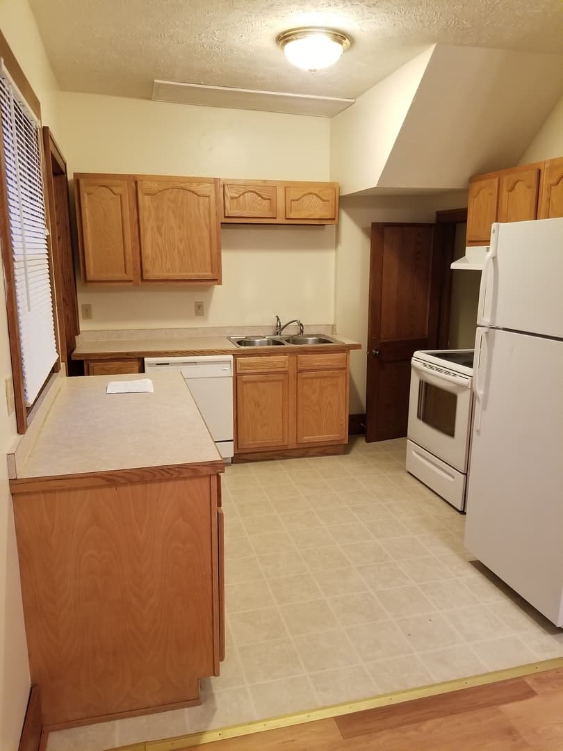 Omaha Apartment: 409-415 S 35 St; 3418 - 3420 Dewey Ave