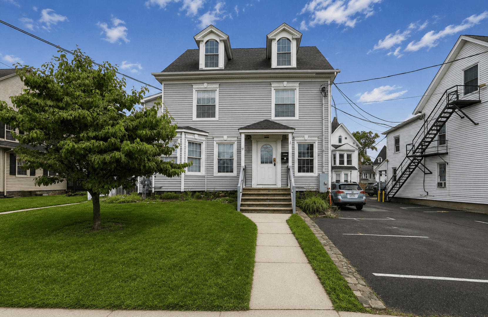 Danbury Apartment: 79 West St.