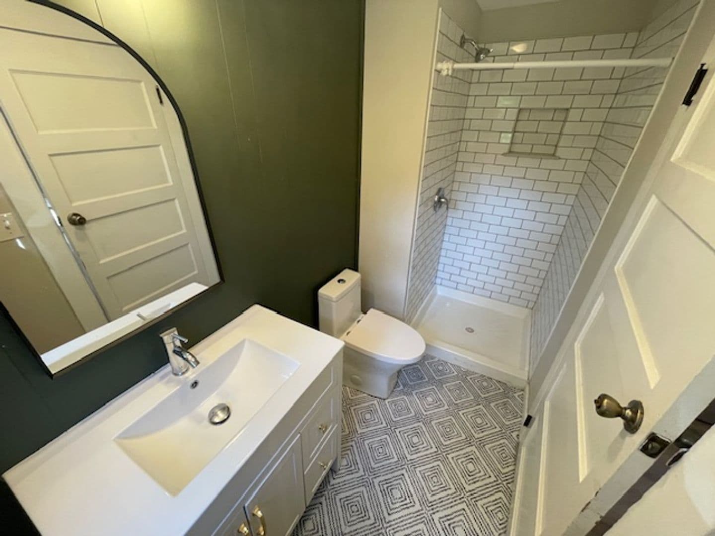 Kent Apartment: 25 Maple Street