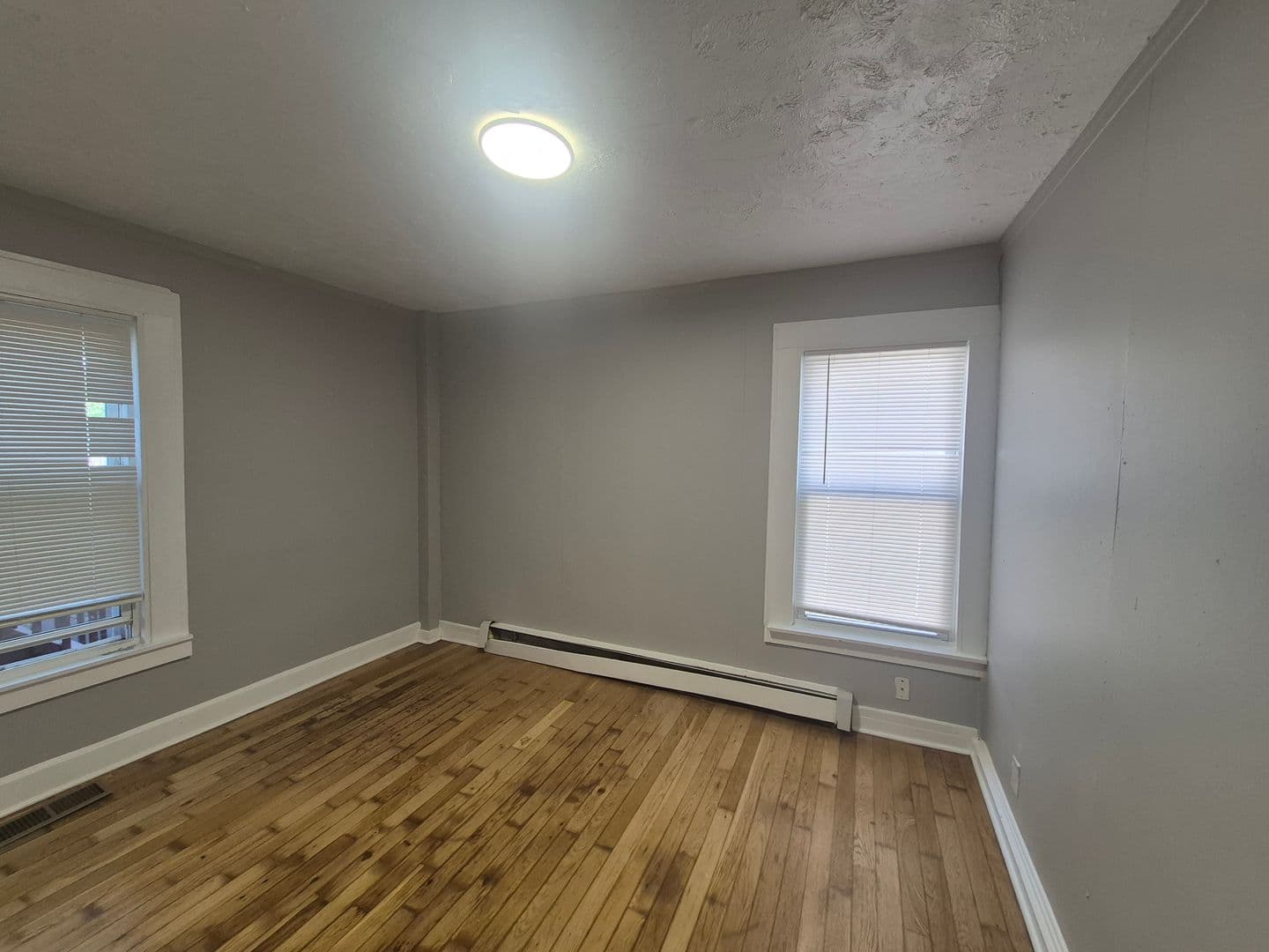 New Haven Apartment: 35 SALTONSTALL AVE