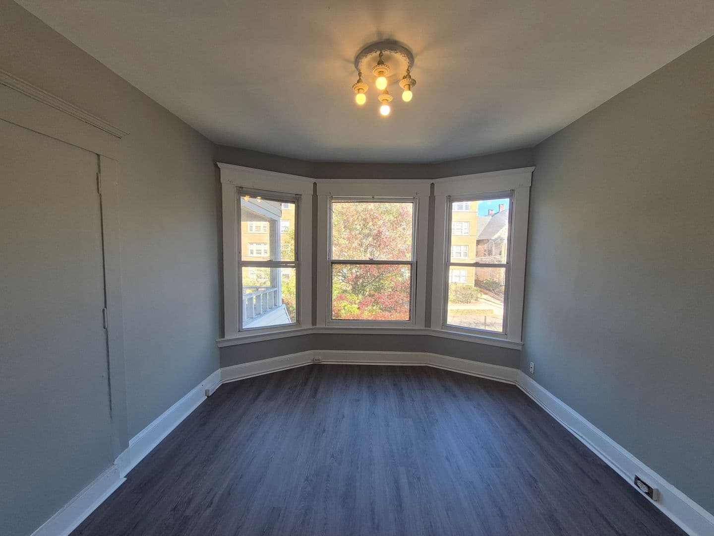 New Haven Apartment: 1644 Chapel Street