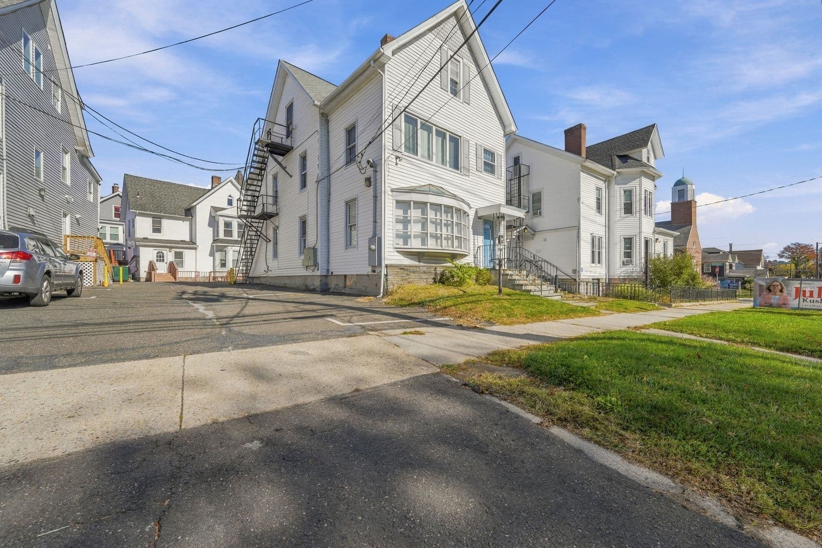 Danbury House: 77 West St.