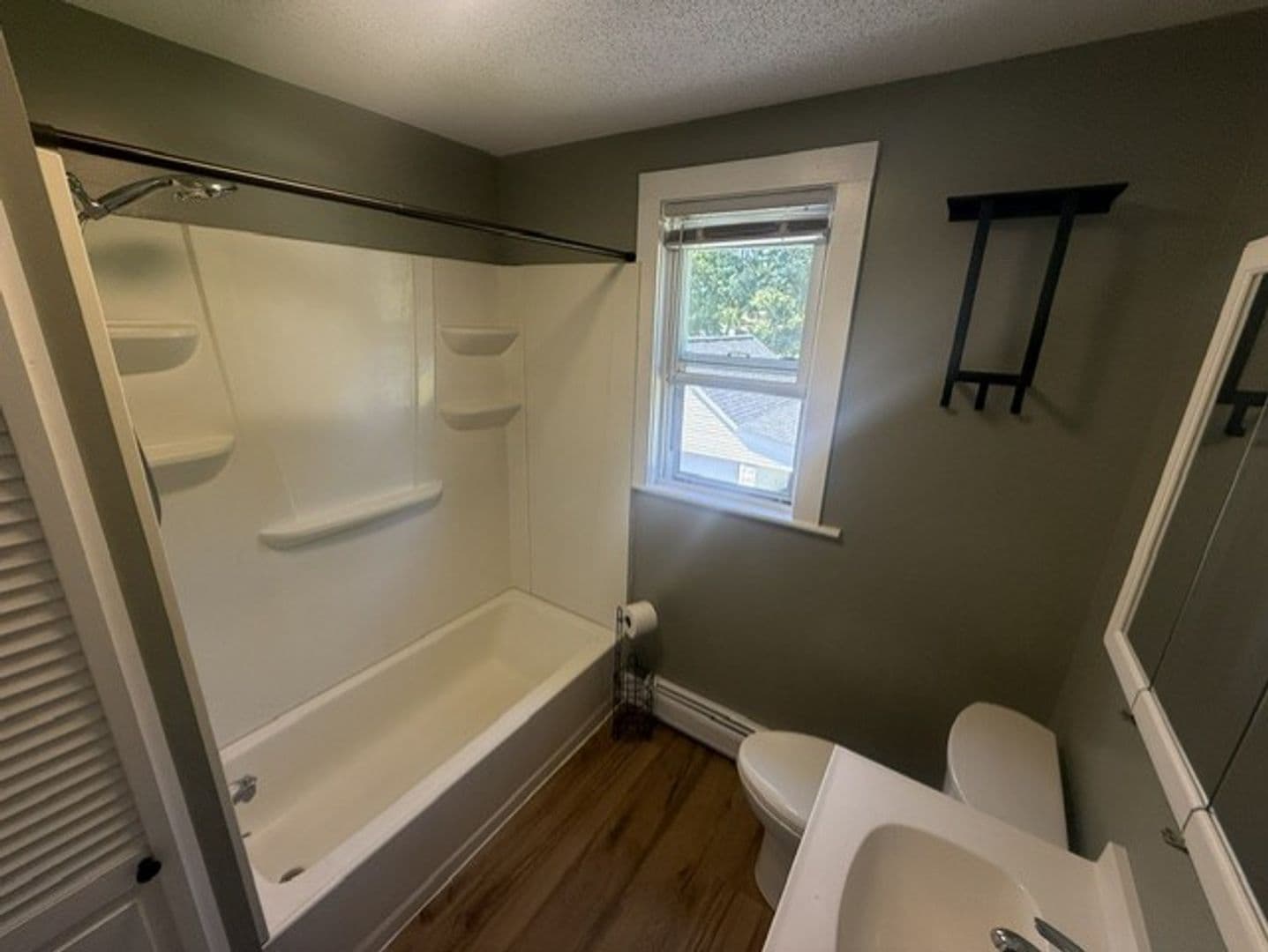 Torrington House: 280 Hillside Ave