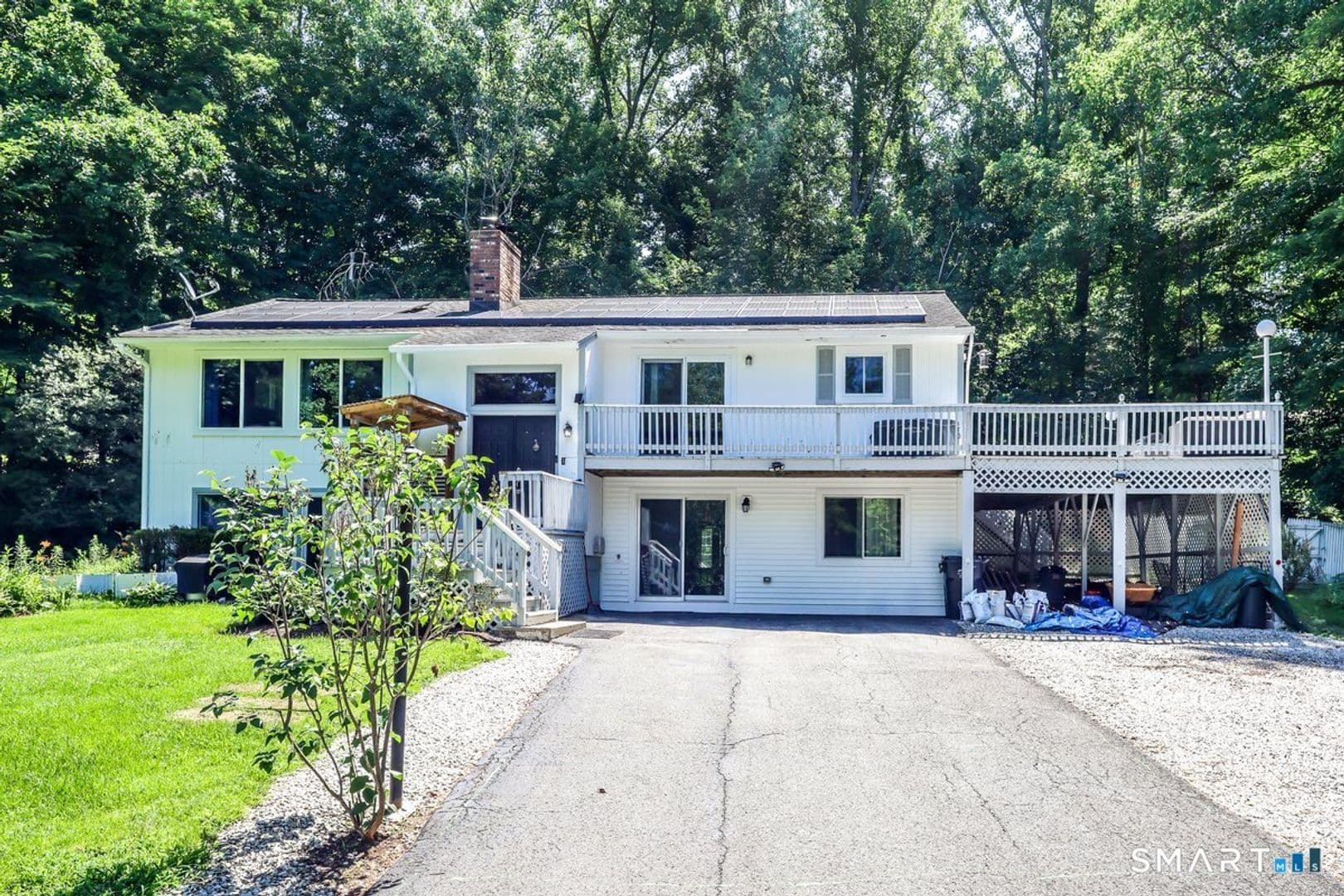 New Milford House: 212 Chestnut Land Rd.