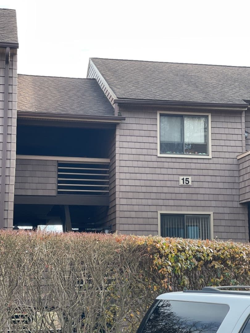 Danbury Apartment: 166 Old Brookfield Road