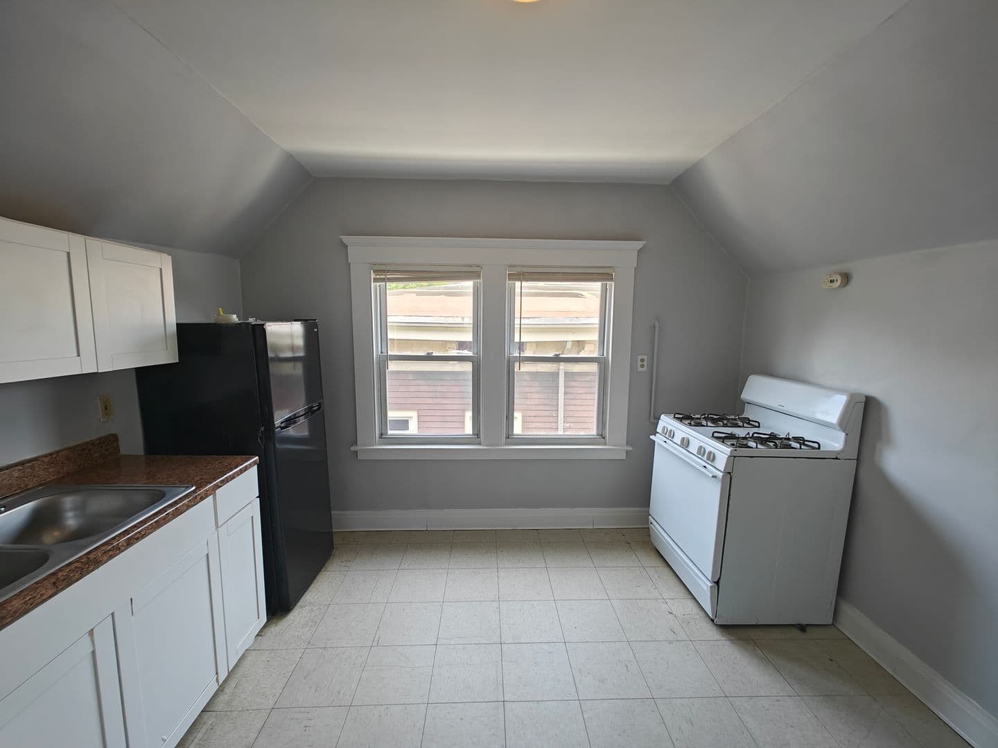New Haven Apartment: 1644 Chapel Street
