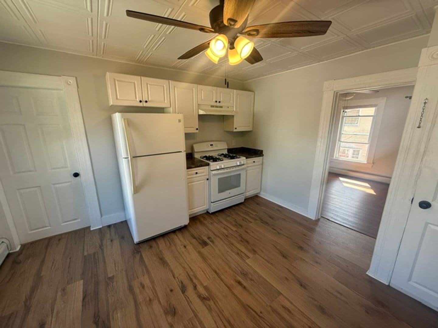 Torrington House: 280 Hillside Ave