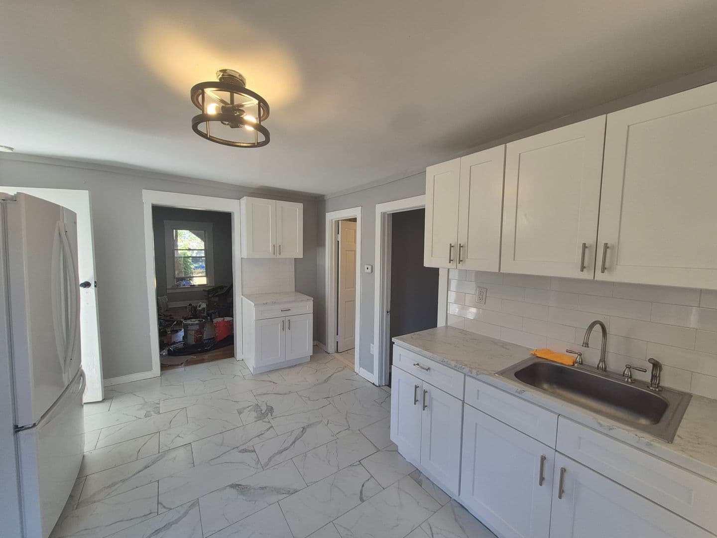 New Haven Apartment: 35 SALTONSTALL AVE